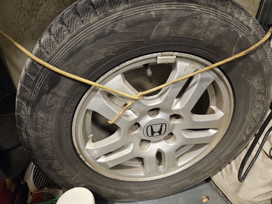 Оригинален комплект лети джанти със зимни гуми за Хонда crv 15 цола