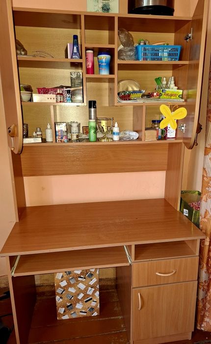 Стол парта с полочками срочно продам