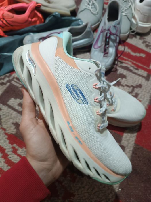 adidași skechers arch fit