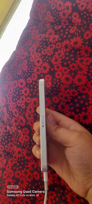 IPHONE 5   32 HOTRA AYBI EKRAN CHETI SINGA keleshamiza yomkis 77 narxi