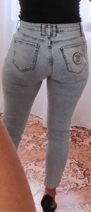 Blugi originali  Balenciaga purtati o singura data si pantofi cu toc