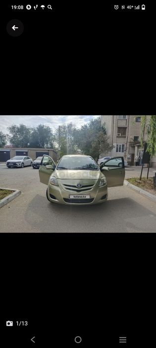 Продам машину Тойота Ярис