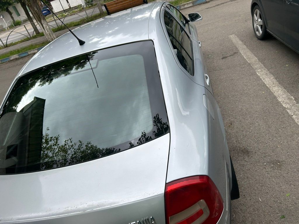 Vând Skoda Octavia 2
