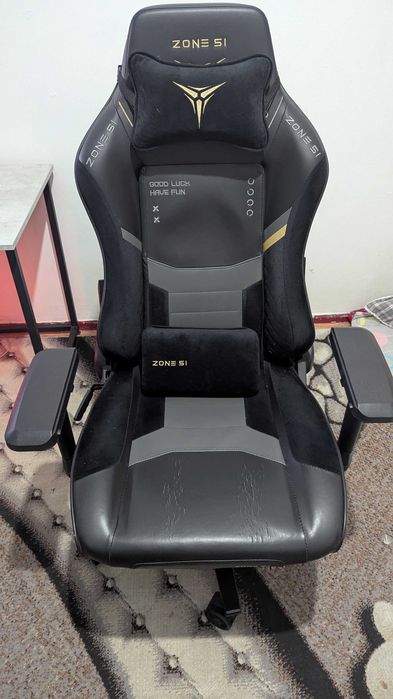 Продаю игровое кресло Zone 51