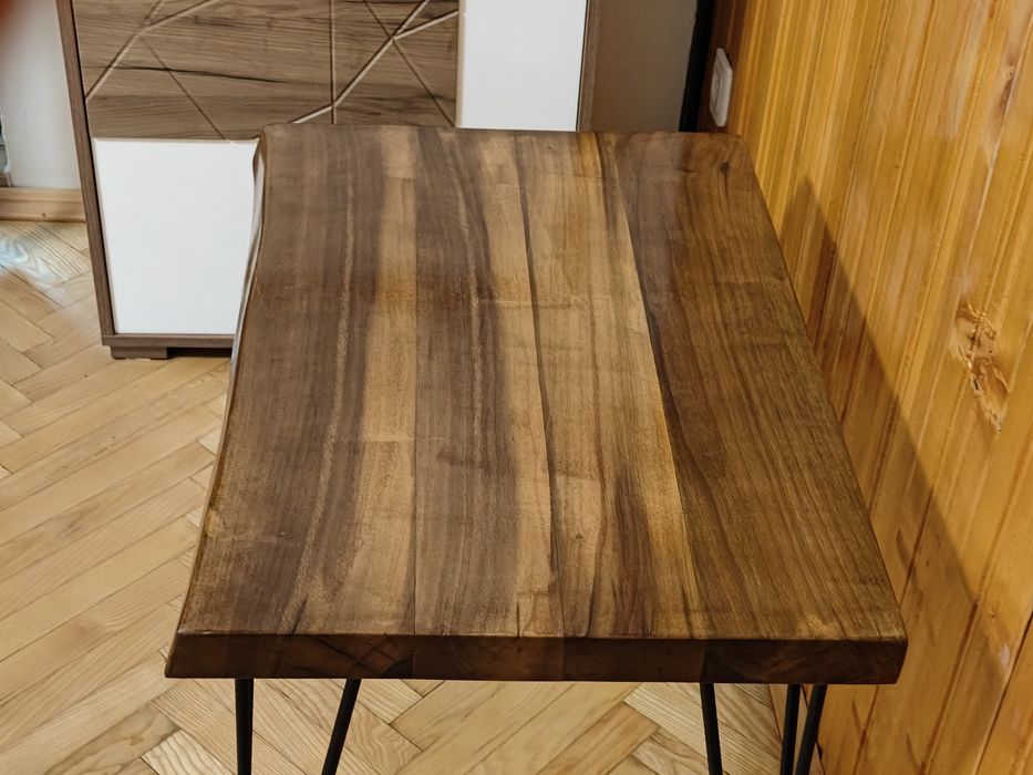 Помощни маси от масив