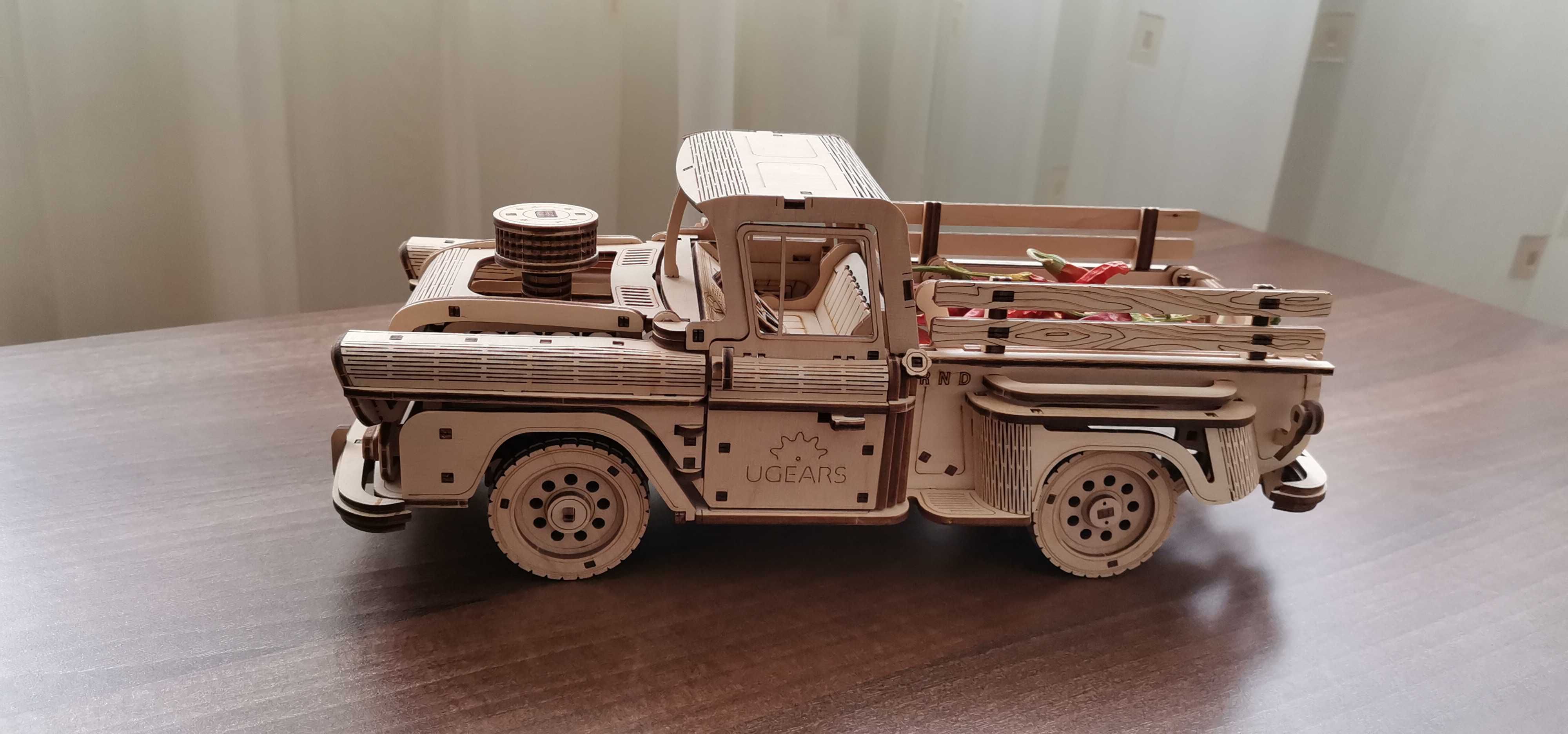 Puzzle 3D asamblat camioneta