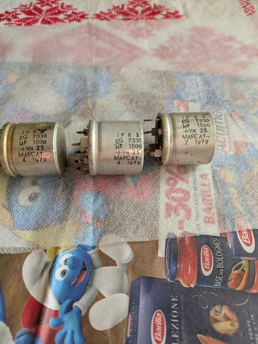 Condensatoare de 1500 μF-nefolosite -NOI