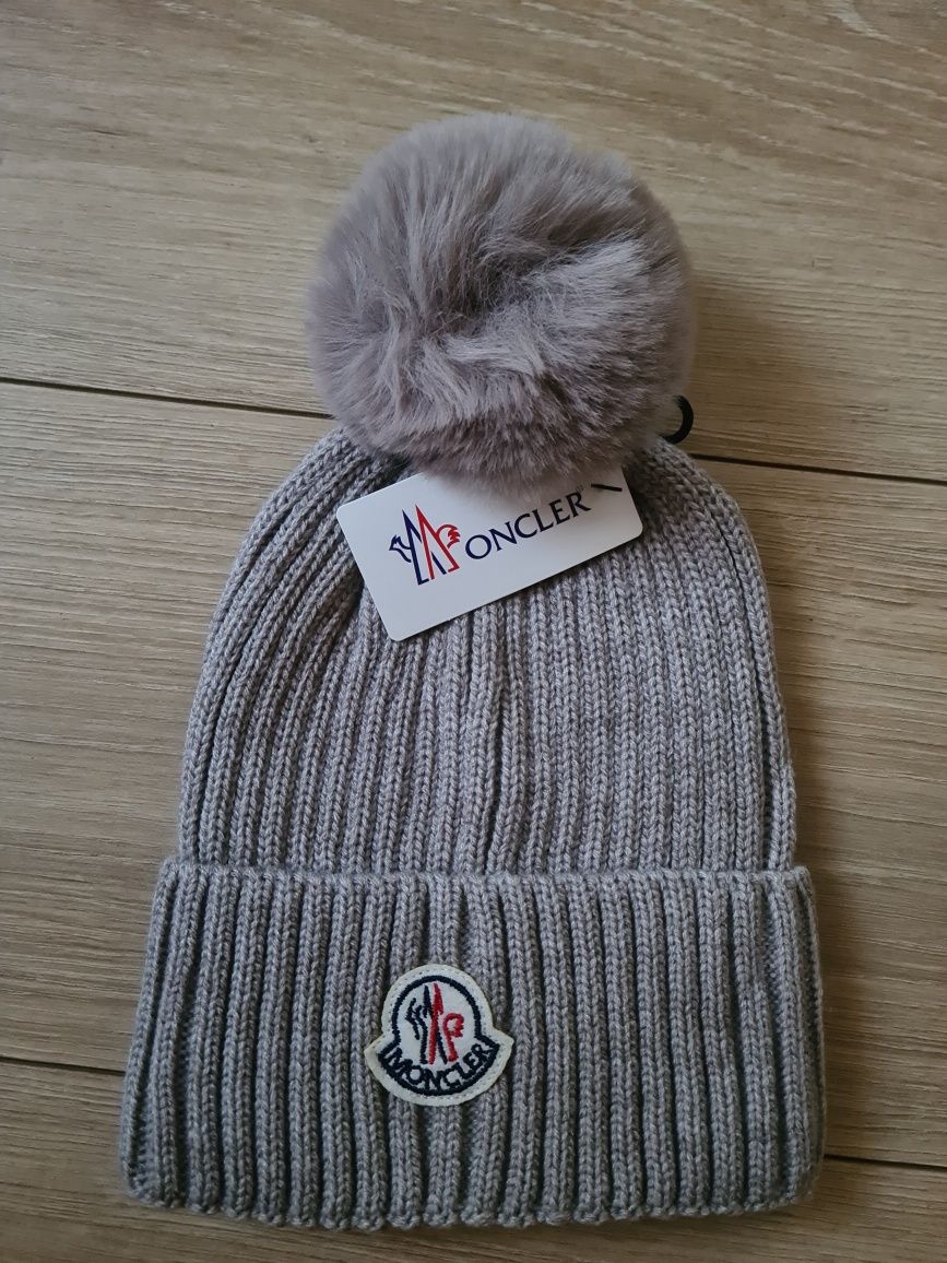 Căciuli unisex diverse branduri