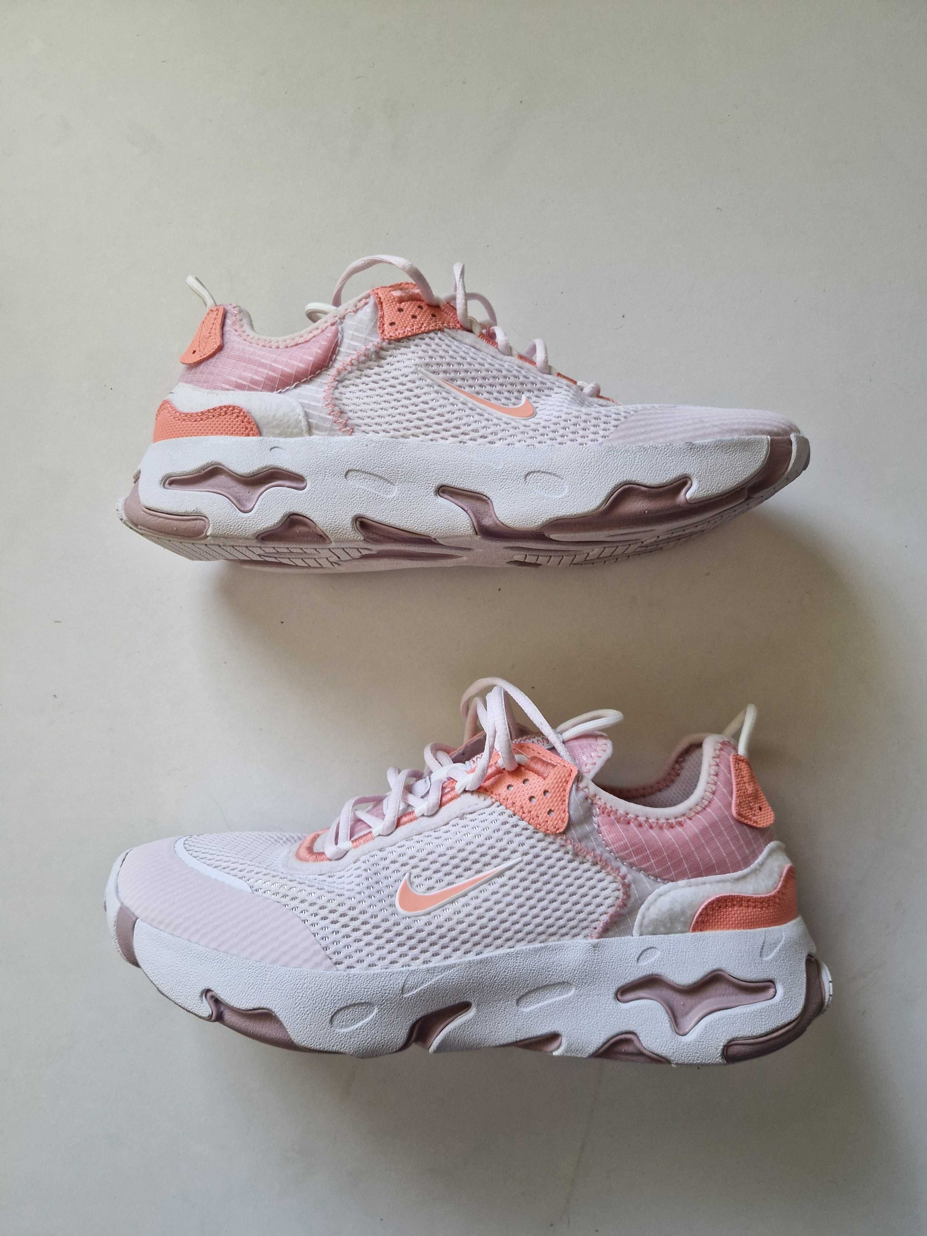 Nike React Live оригинални маратонки