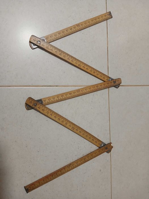 Metru pliabil vechi din lemn
