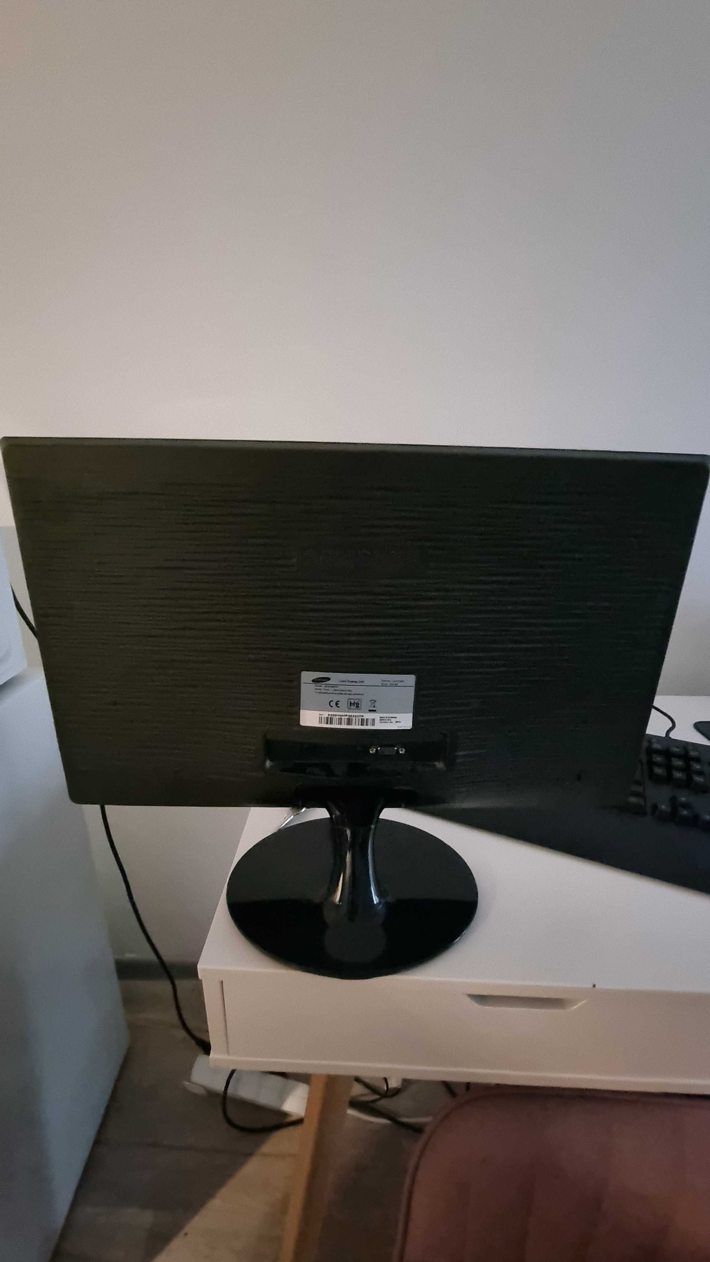 SAMSUNG  монитор S22D33