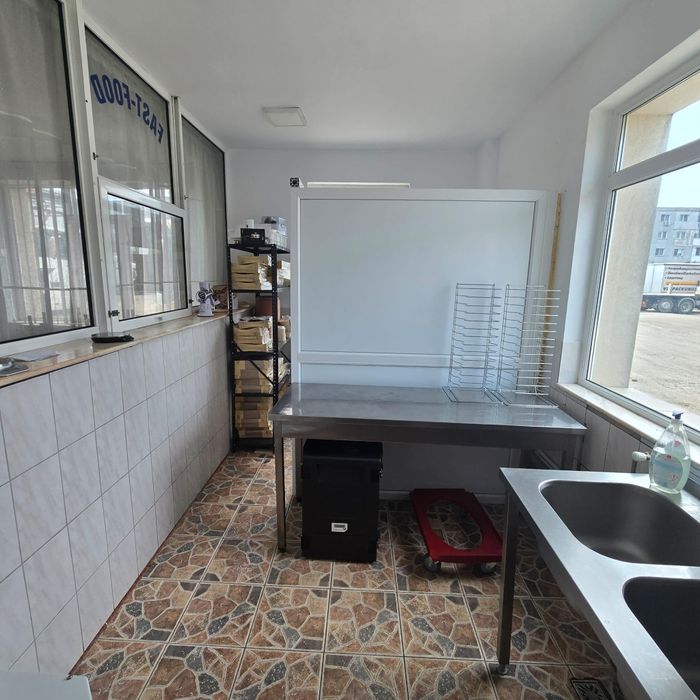 Inchiriez spațiu comercial sau birouri, 75m, 1 luna gratuit pt mutare