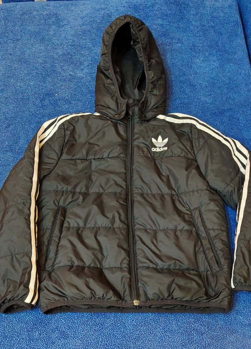 Продам фирменную куртку Adidas