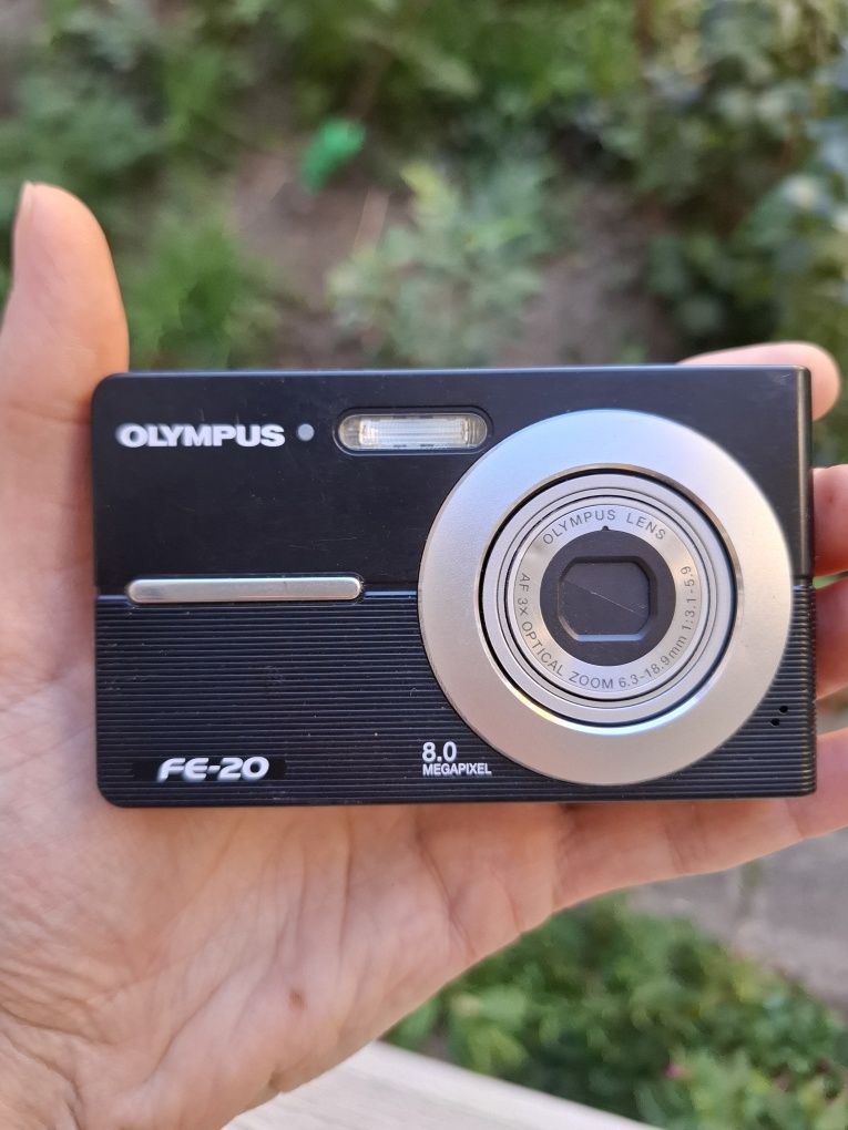 Компактен дигитален фотоапарат OLIMPUS FE-20