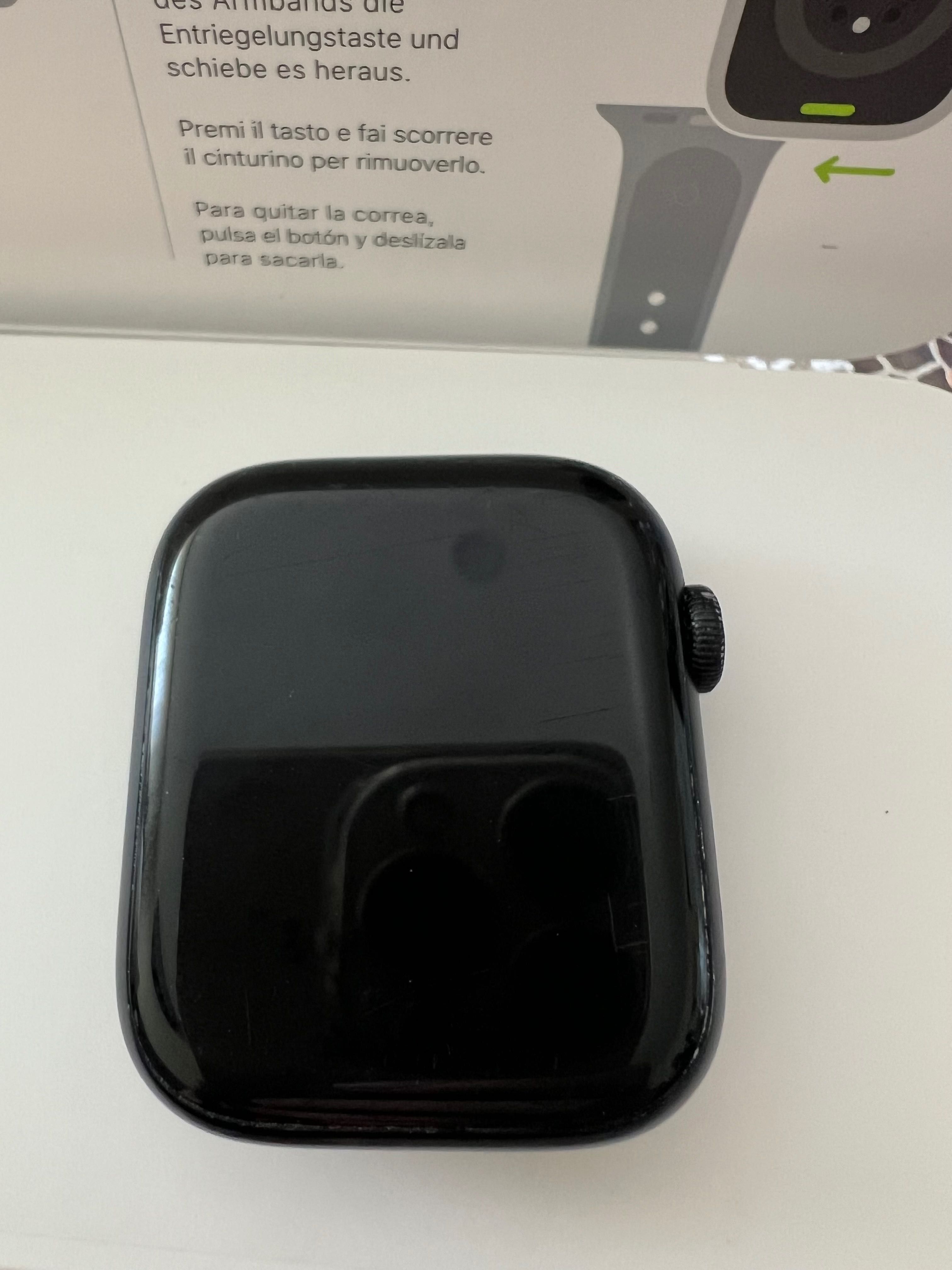 Apple Watch Series 7 45mm GPS (неработещ) + каишки S/M M/L и зарядно