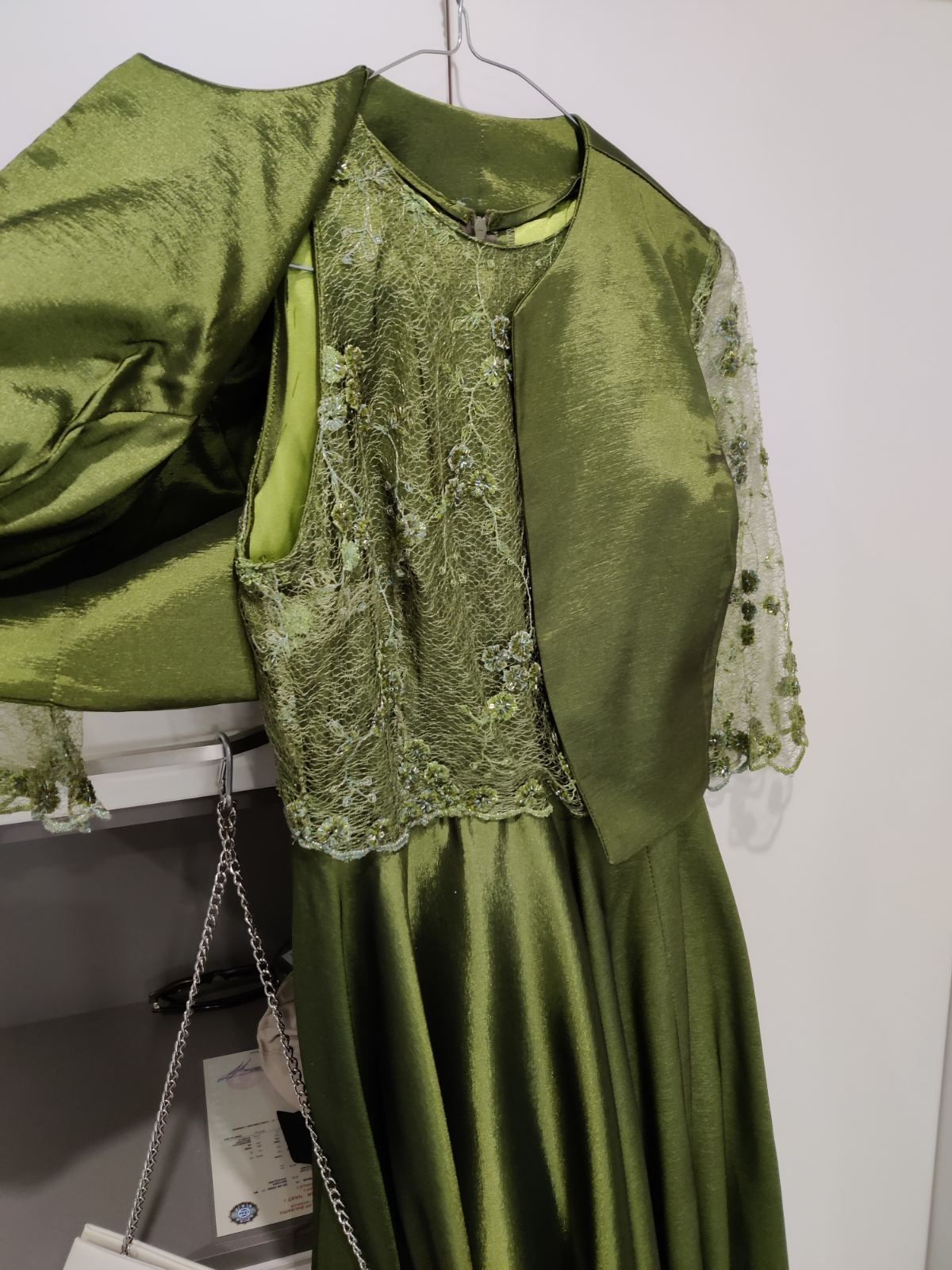Абитуриентска / бална рокля и болеро в зелено