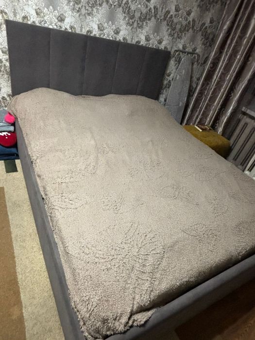 Продам 2-х спальную кровать