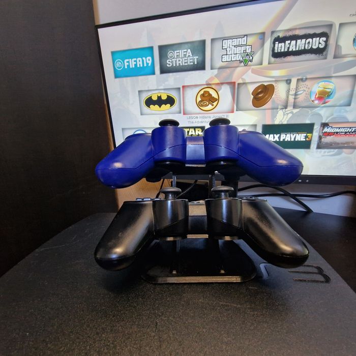 Playstation 3 slim modat Hdd 500gb 2 manete PS3 50 jocuri