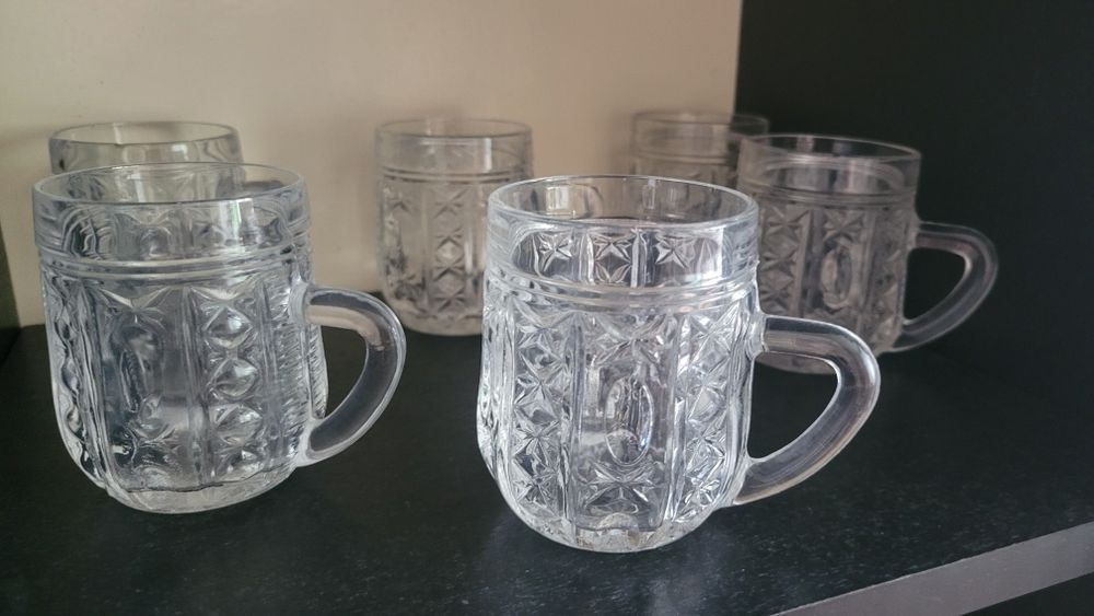 Продам хрустальные пивные кружки .