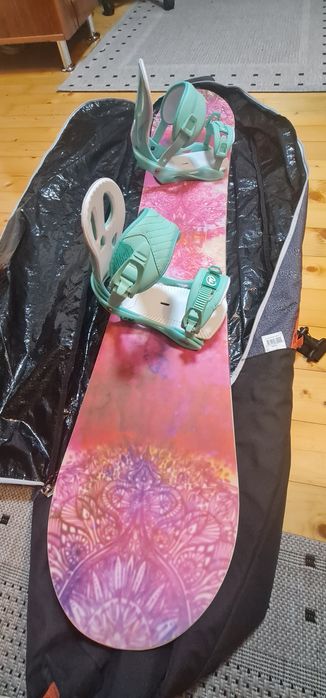 Snowboard Nitro Mystique + legături Nitro Rythm