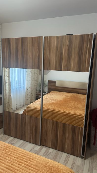 Vand mobila de dormitor