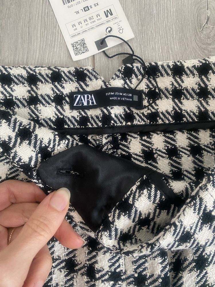 Къси панталонки Zara