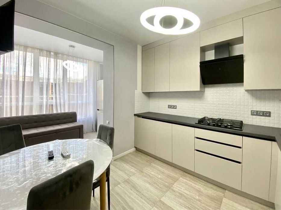 Дава се под наем Двустаен апартамент в София, Студентски град - 65 кв.м за 561 € - Снимка #1