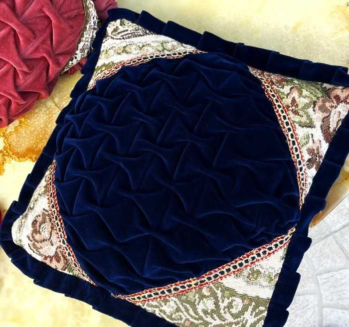 Set deosebit-3 perne decorative-catifea-broderie manuala-Germania