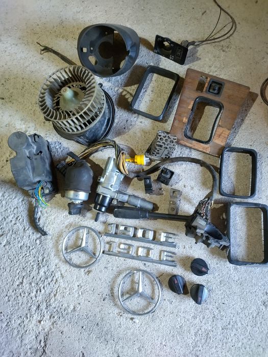 Части за Мерцедес 190