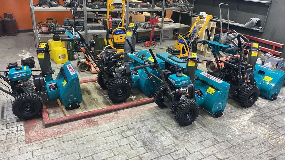 Снегоуборочные машины в аренду снегоуборка прокат подметальный