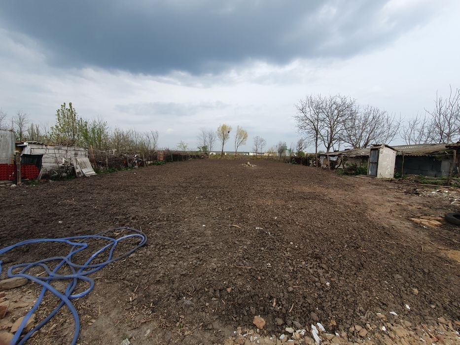 De vânzare teren intravilan 3200 mp