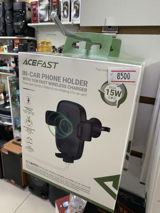 Держатель с беспроводной зарядкой