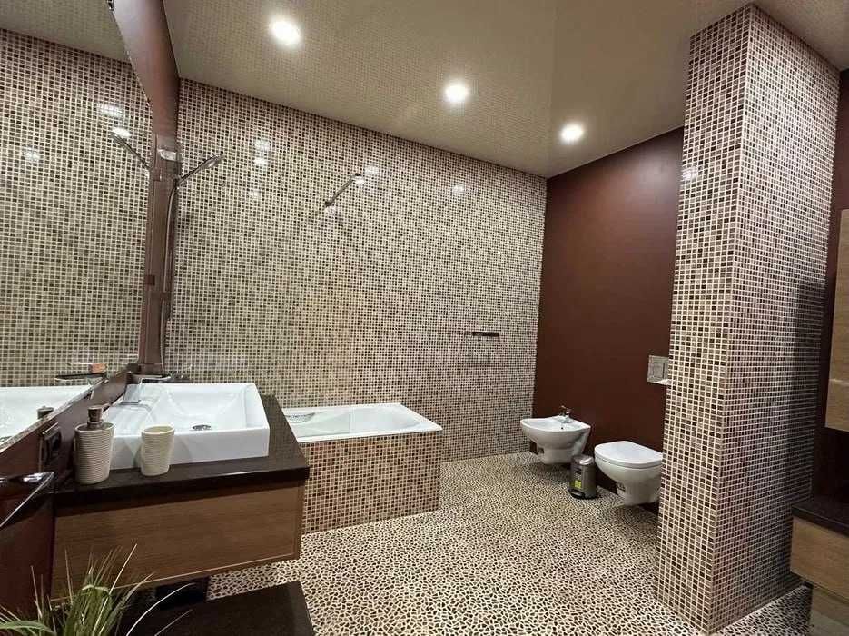 Elegant   176м2 прощадь люксовый ремонт отличная локация нукусская ;