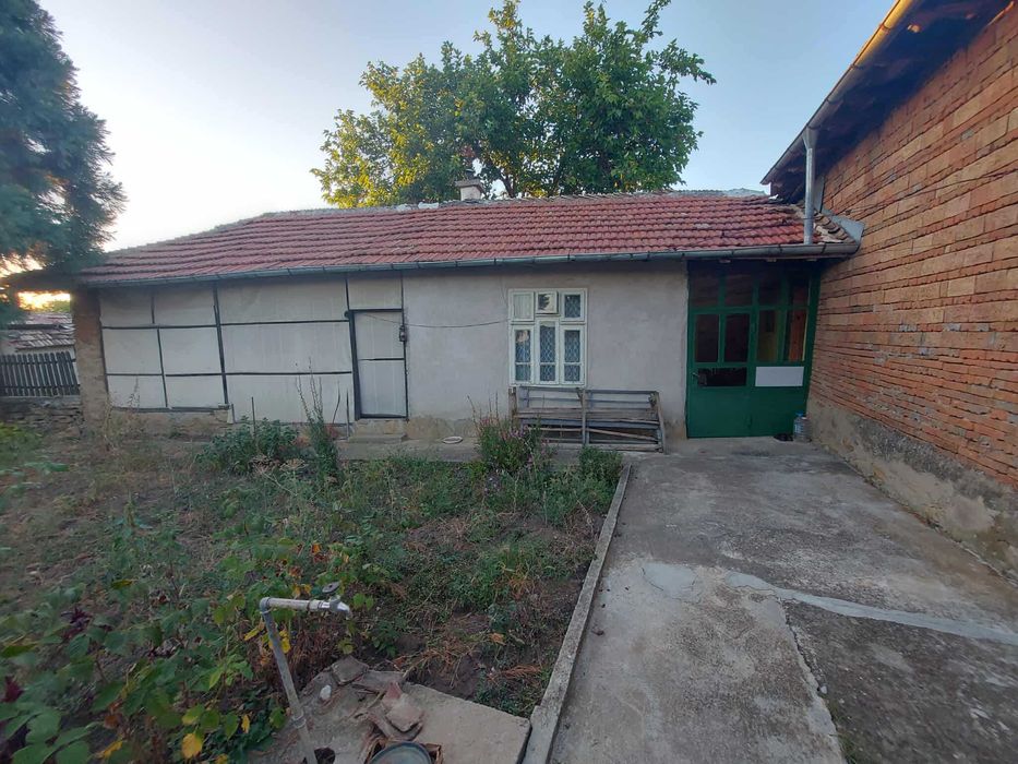 Едноетажна къща, с. Момино