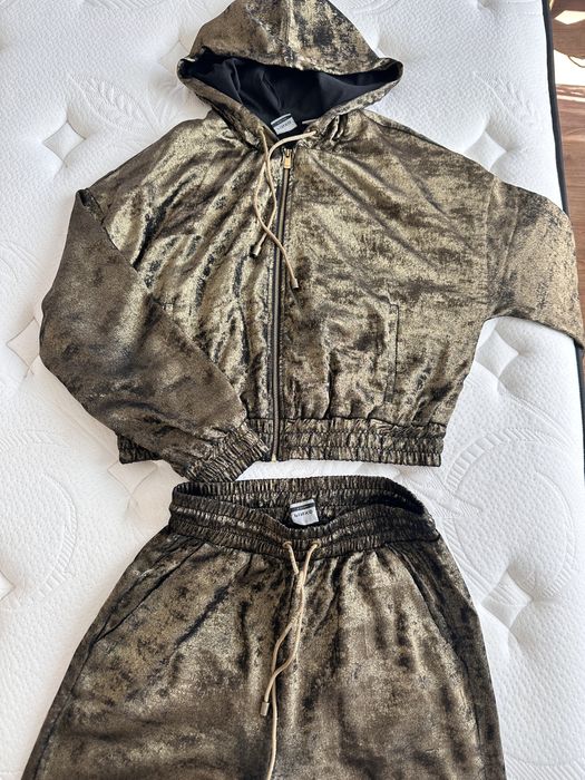 Pinko анцунг и суитчър