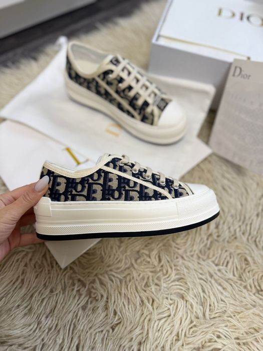 Tenisi Di*r noi impecabili