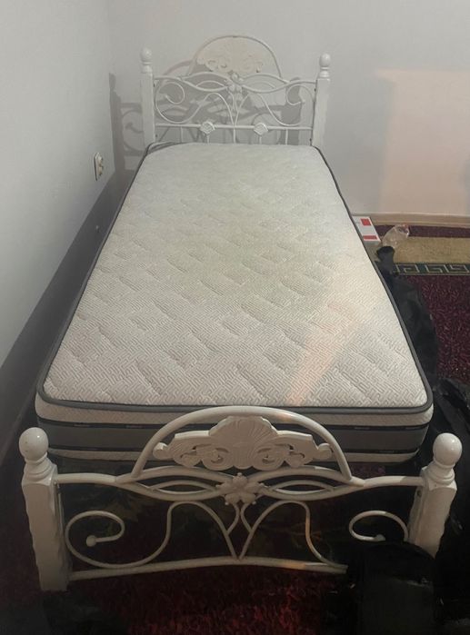 Продается кровать в хорошем состоянии