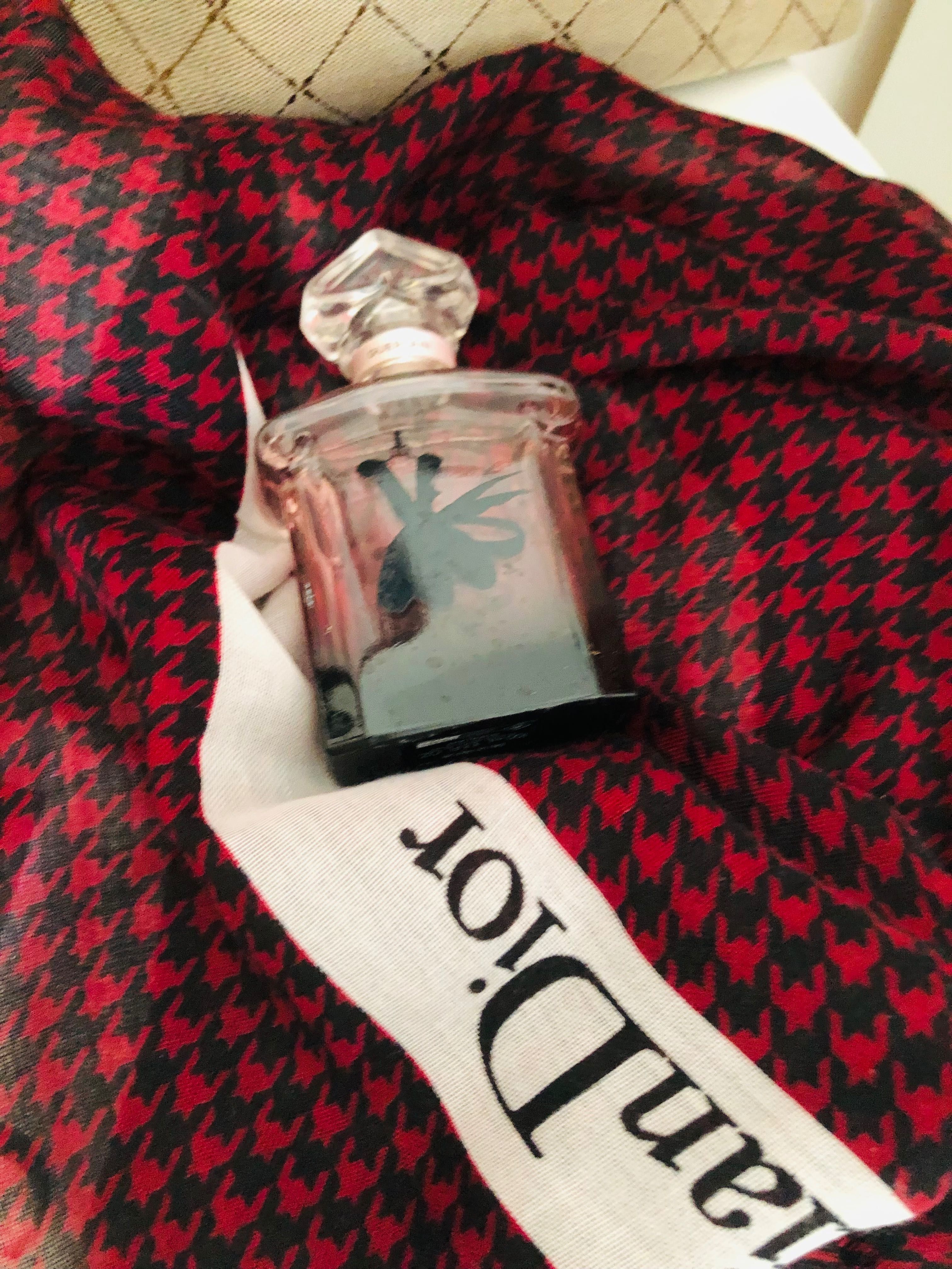 Dior ,Laura Biagiotti -шал ,Guerlain,Спешно