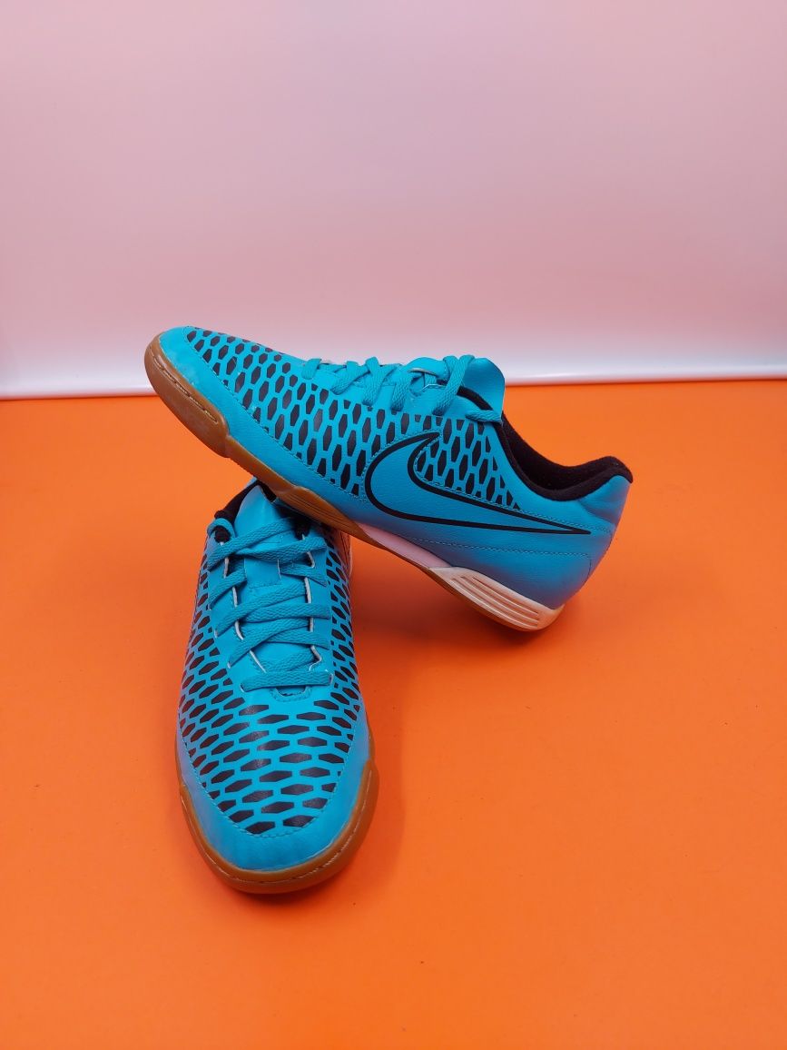Nike Magista номер 40 Оригинални футболни обувки