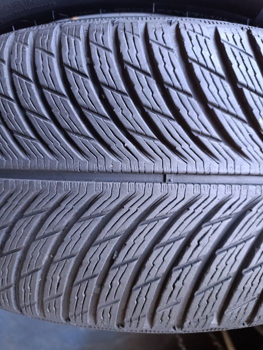 Anvelope de iarnă 245 45 19 Michelin dot 2023