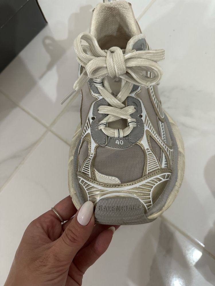 Маратонки Balenciaga 40