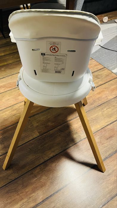 Дървено столче за хранене