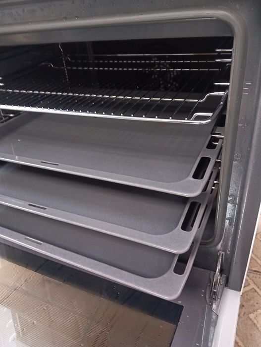 Свободно стояща печка с керамичен плот Бош Bosch   2 години Гаранция!