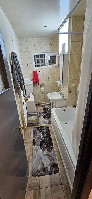 Apartament 2 camere,50m,centrala, mobilat si utilat
Apartament cu cent