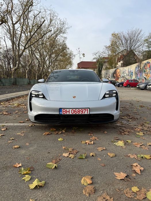 Porsche Taycan Echipare 4S plus absolut superbă