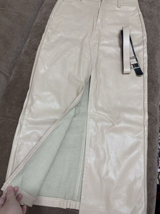 Продается юбка молочного цвета