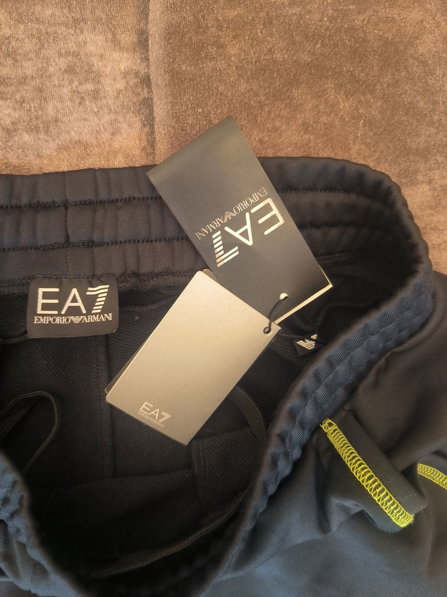 EA7 Emporio Armani долнище L размер