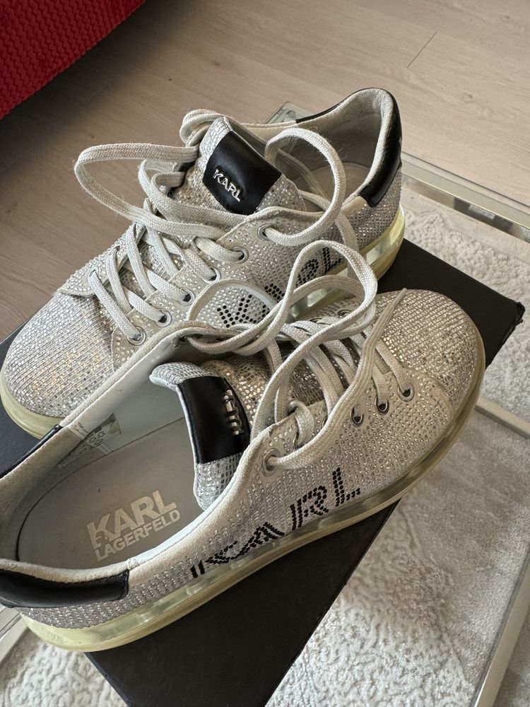 Sneakers Karl,3 purtari,in stare impecabila