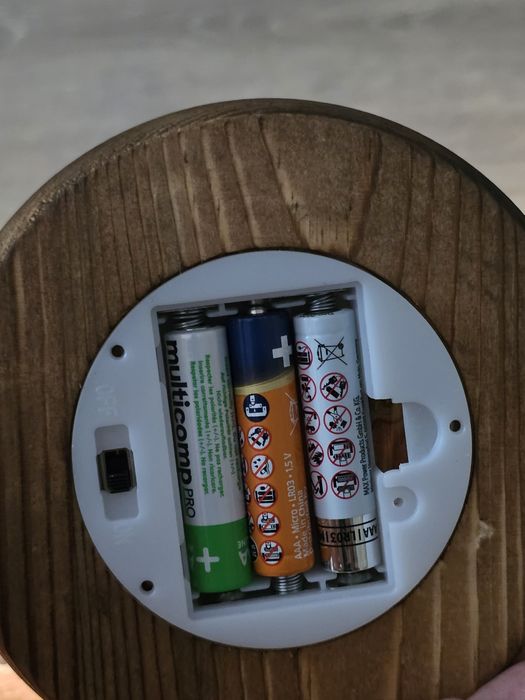 Trandafir etern cu LED-uri în pahar de sticlă – cadou romantic