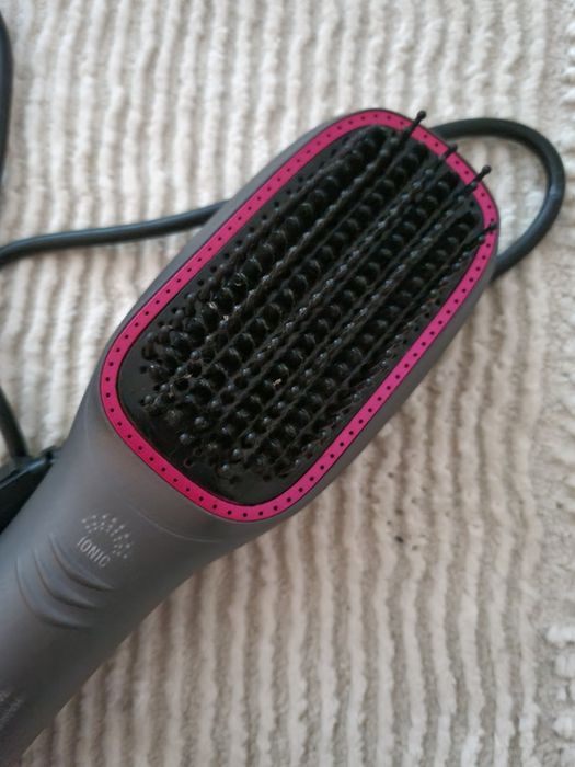 Perie par  cu  aer cald și ioni pt  indreptat și uscat par  simultan